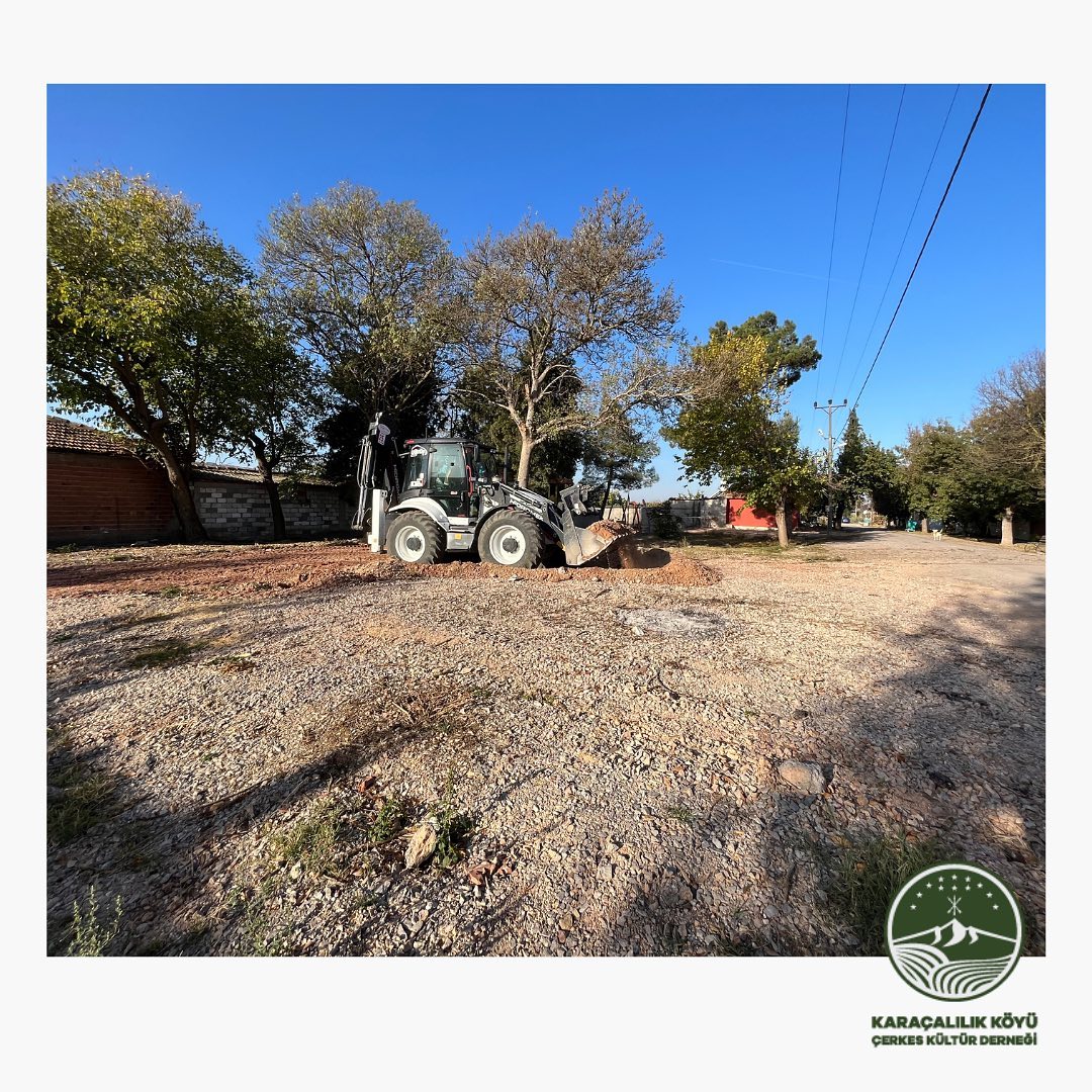 Köy Meydanı Düzenleme Çalışmaları Başladı